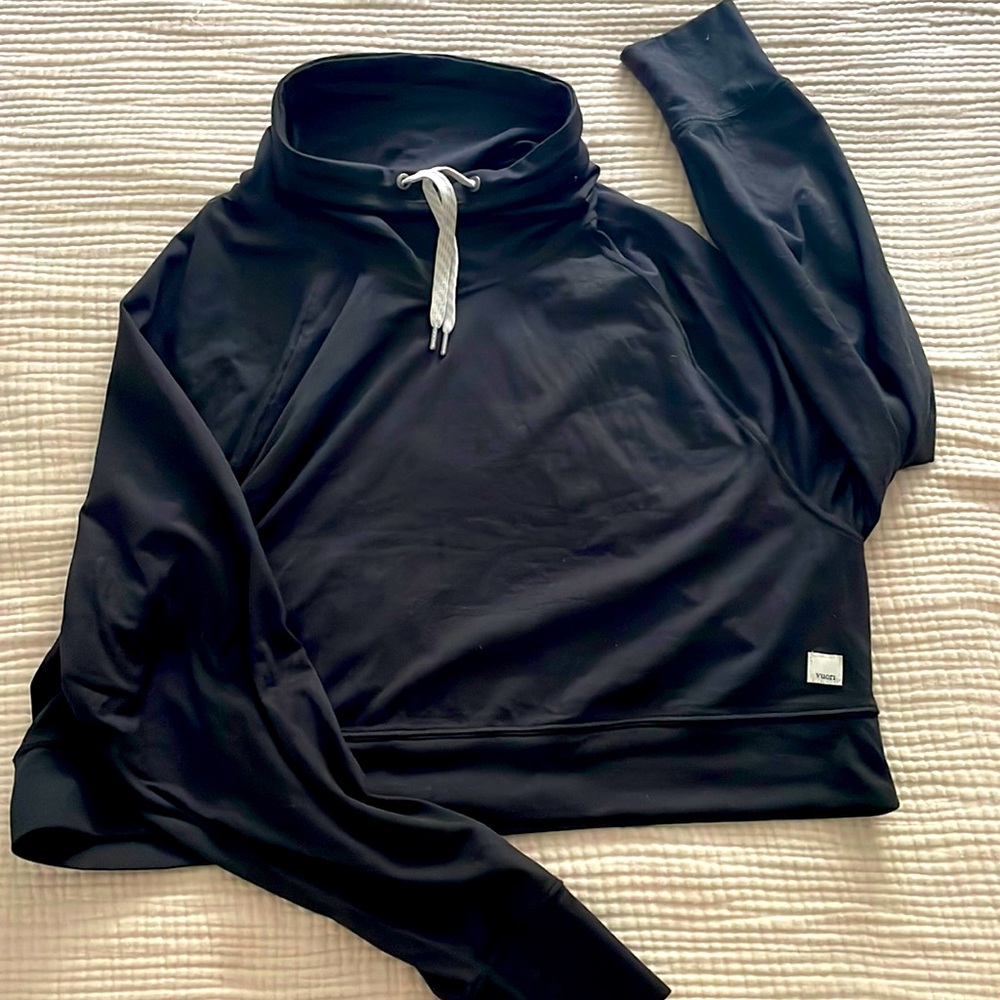 Vuori black funnel neck in dream knit